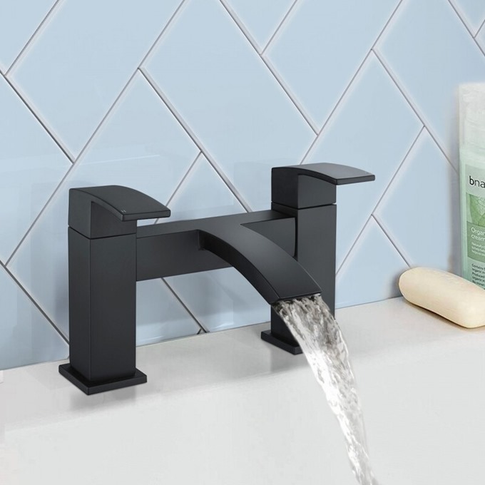 Fairlie Bath Filler Black